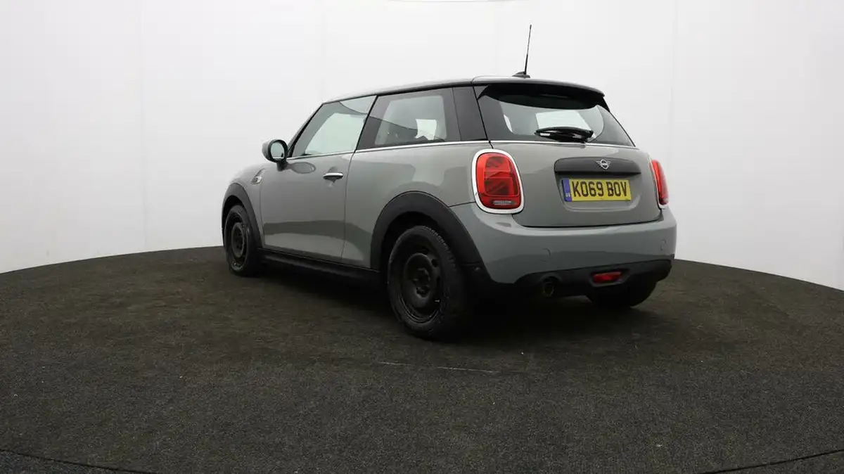 2020-mini-cooper-15-one-classic-3d-big-4