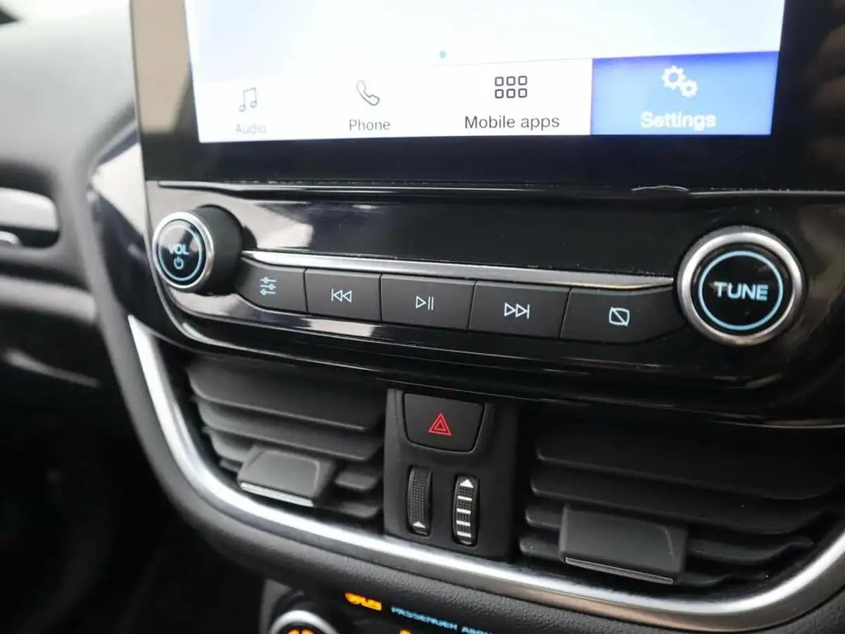 2022-ford-fiesta-10t-titanium-125ps-hybrid-mhev-powershift-big-18