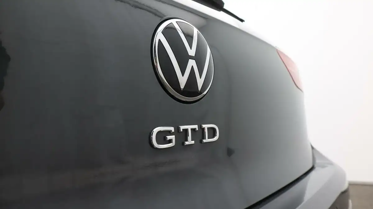 2022-volkswagen-golf-20tdi-gtd-big-22