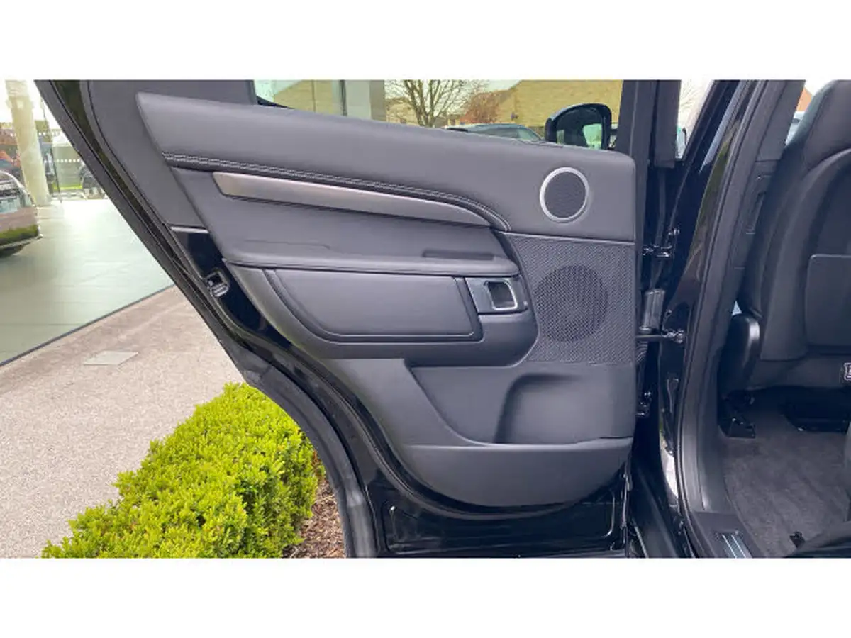 2025-land-rover-discovery-30-d350-metropolitan-edition-big-49