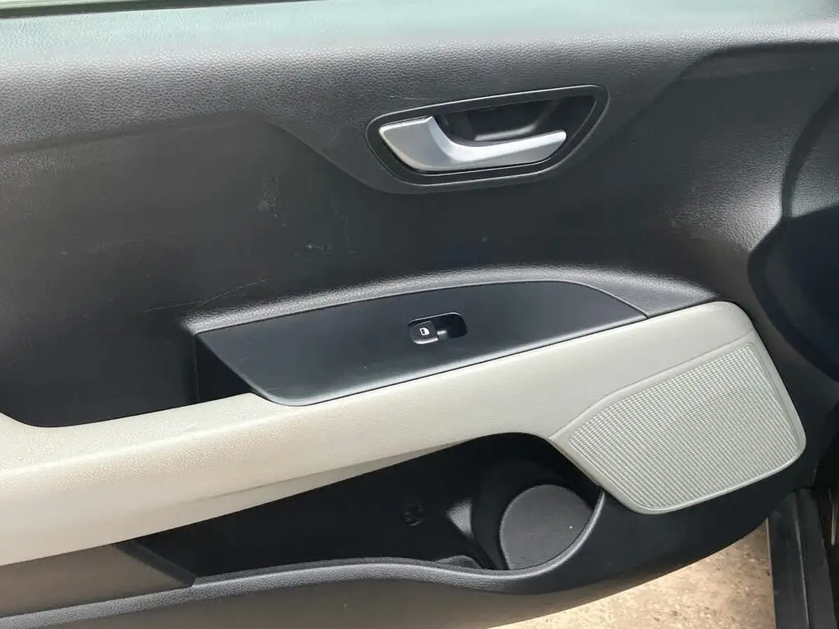 2018-kia-stonic-10-t-gdi-first-edition-big-35