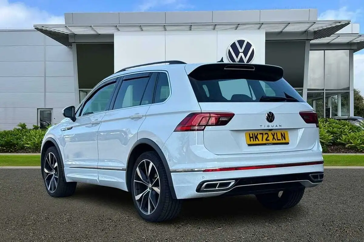 2022-volkswagen-tiguan-15-tsi-r-line-edition-big-2