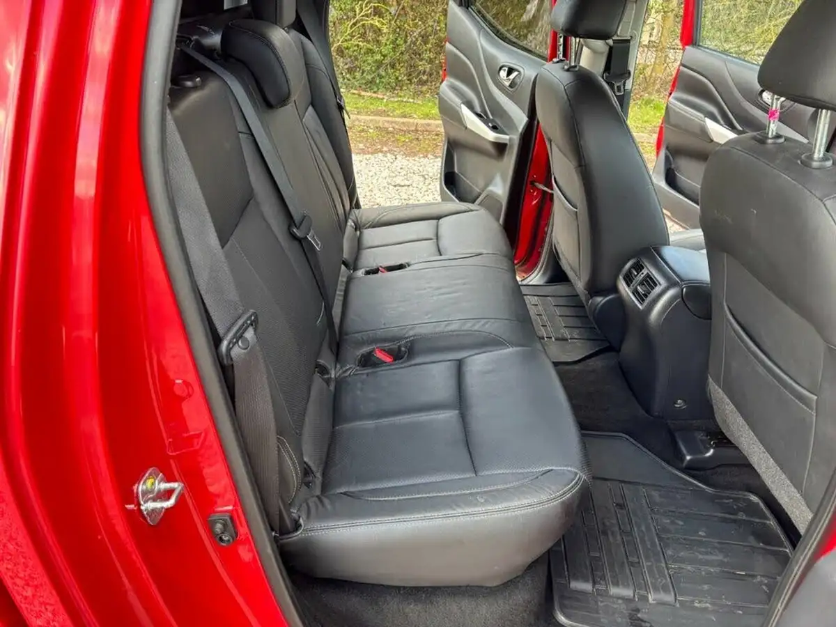 2017-nissan-navara-23dci-tekna-big-18
