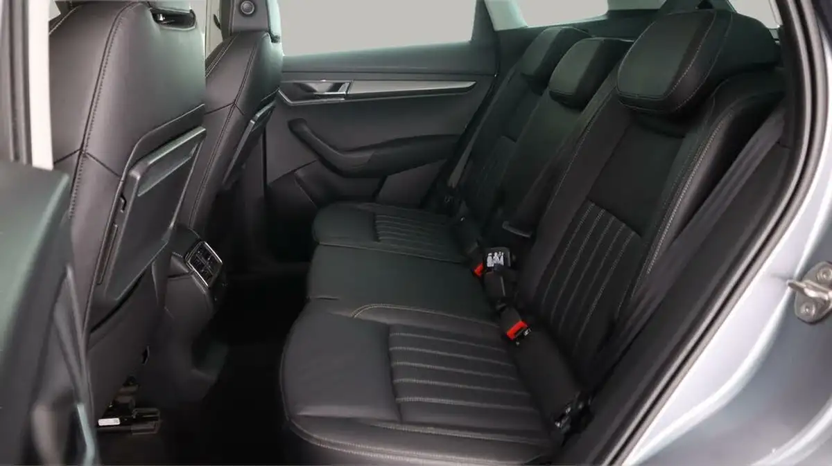 2018-skoda-karoq-20tdi-edition-big-16