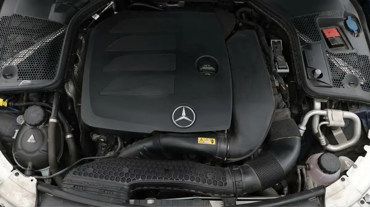 2020-mercedes-benz-c-class-15-c200-sport-ss-saloon-4d-big-19