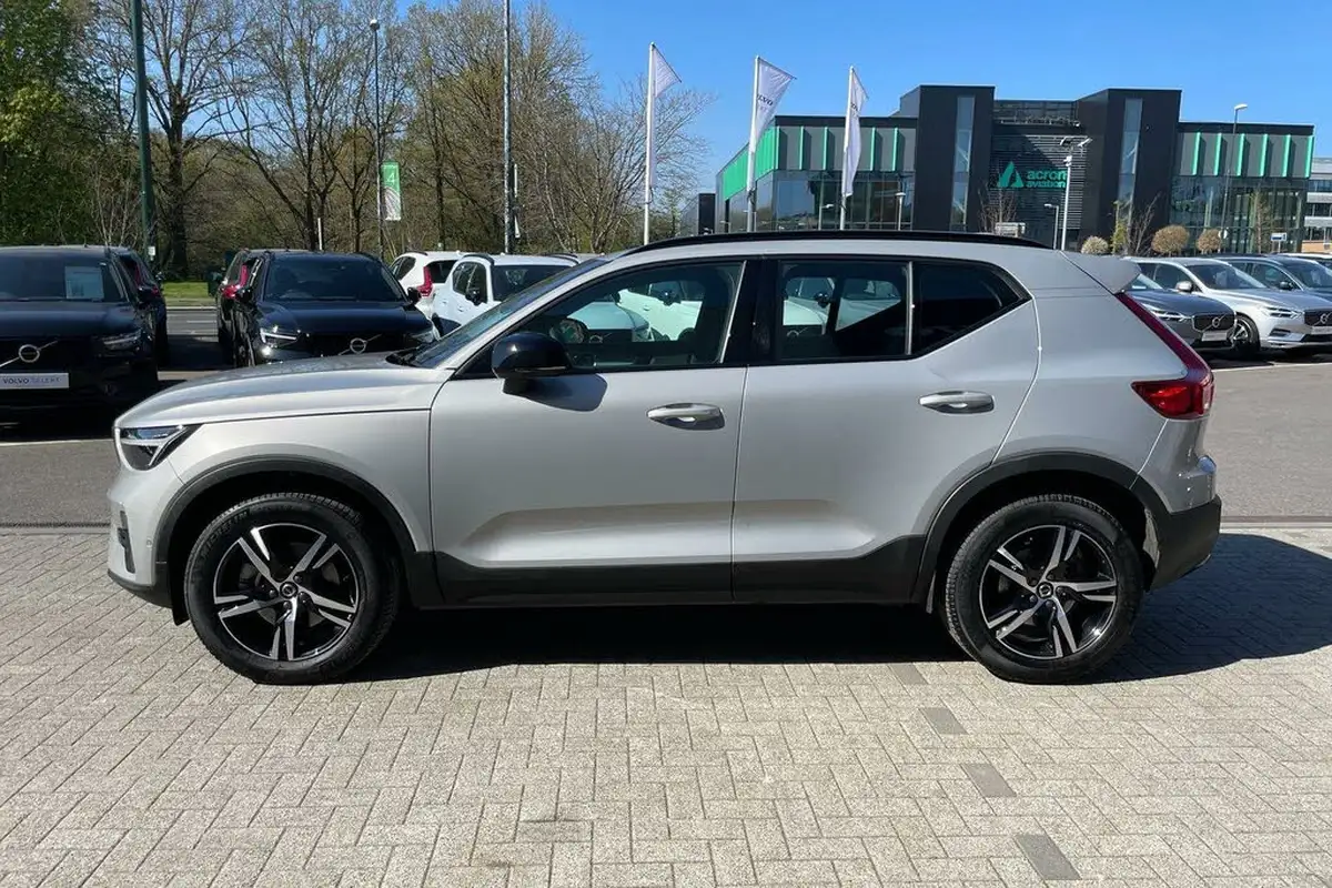 2023-volvo-xc40-20-b3-plus-big-9