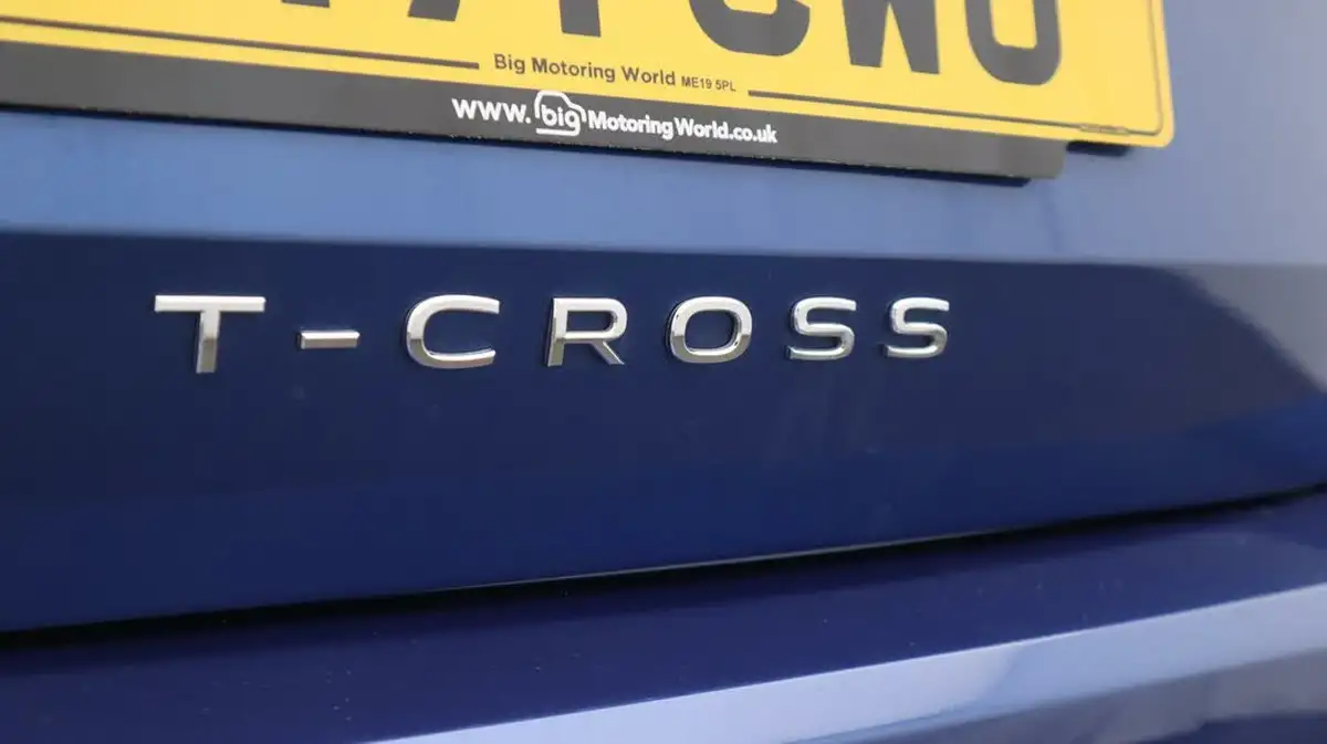2021-volkswagen-t-cross-big-21