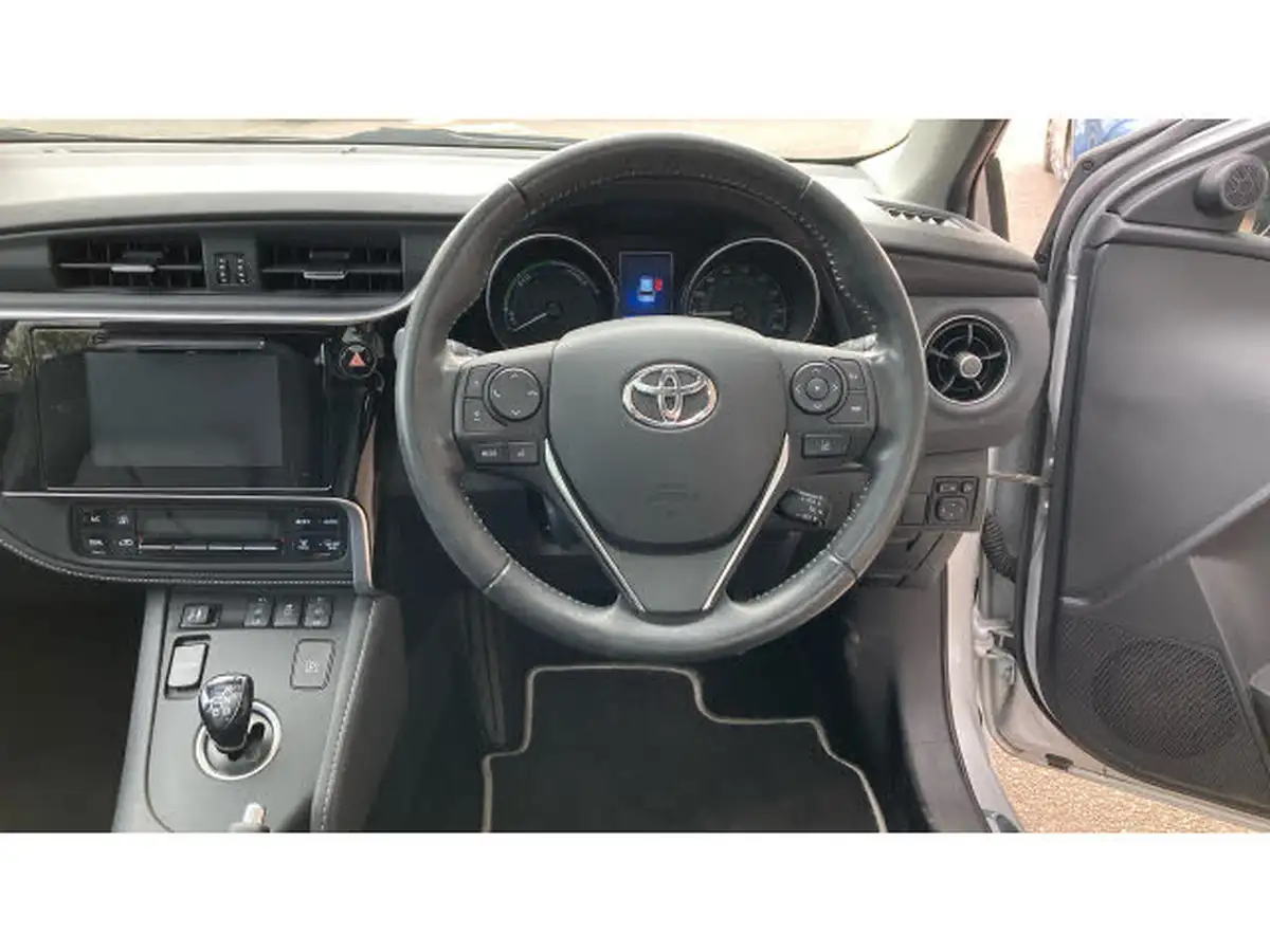 2018-toyota-auris-18-vvt-i-hsd-excel-hatchback-big-5