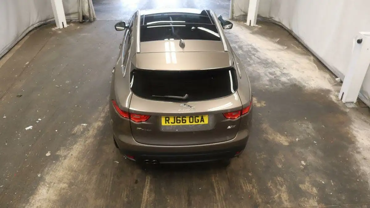 2016-jaguar-f-pace-20-i4d-prestige-awd-auto-big-11