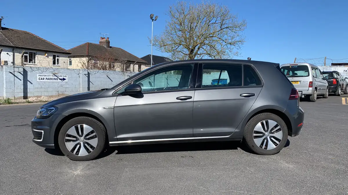 2019-volkswagen-golf-e-e-golf-big-5