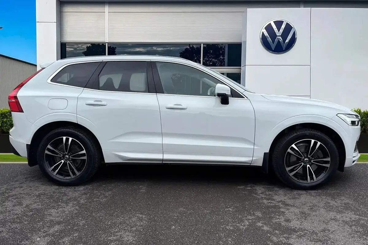 2019-volvo-xc60-20-t4-edition-big-2