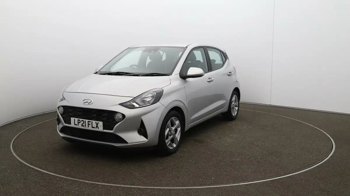 2021-hyundai-i10-10-se-connect-big-30