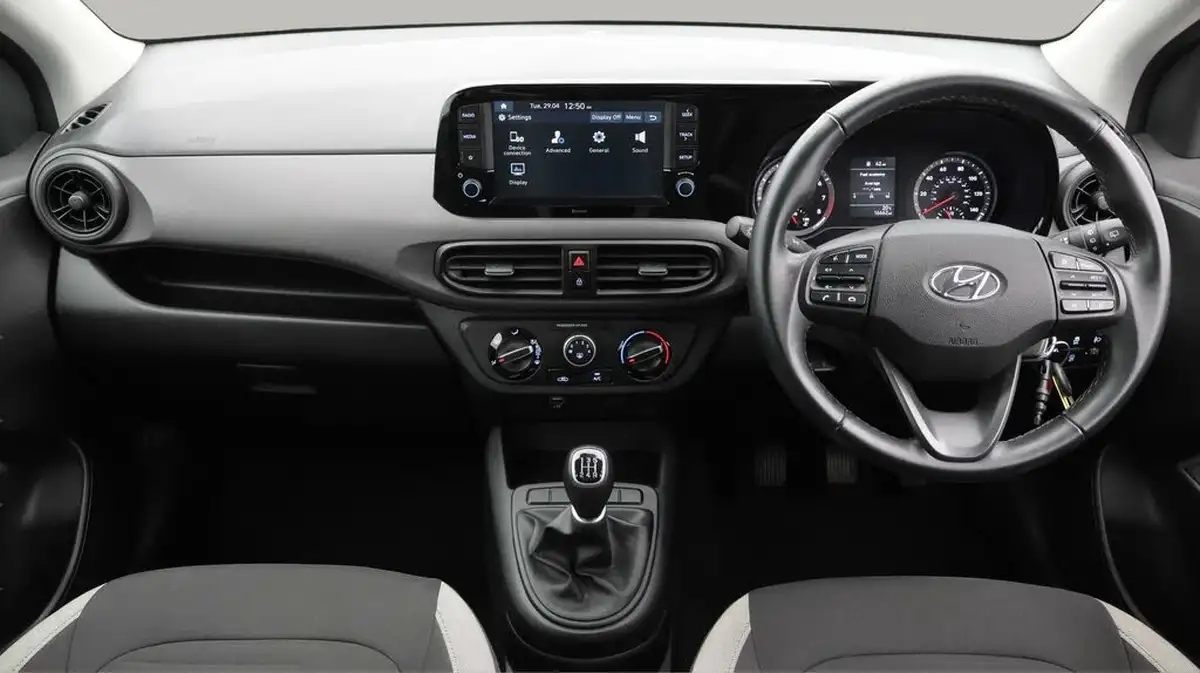 2021-hyundai-i10-10-se-connect-big-13