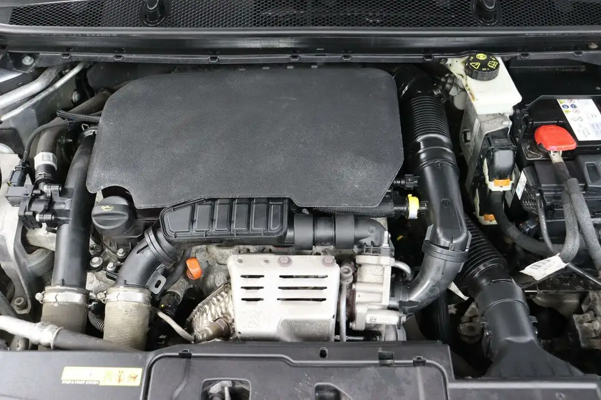 2016-peugeot-308-12-puretech-allure-130bhp-big-39