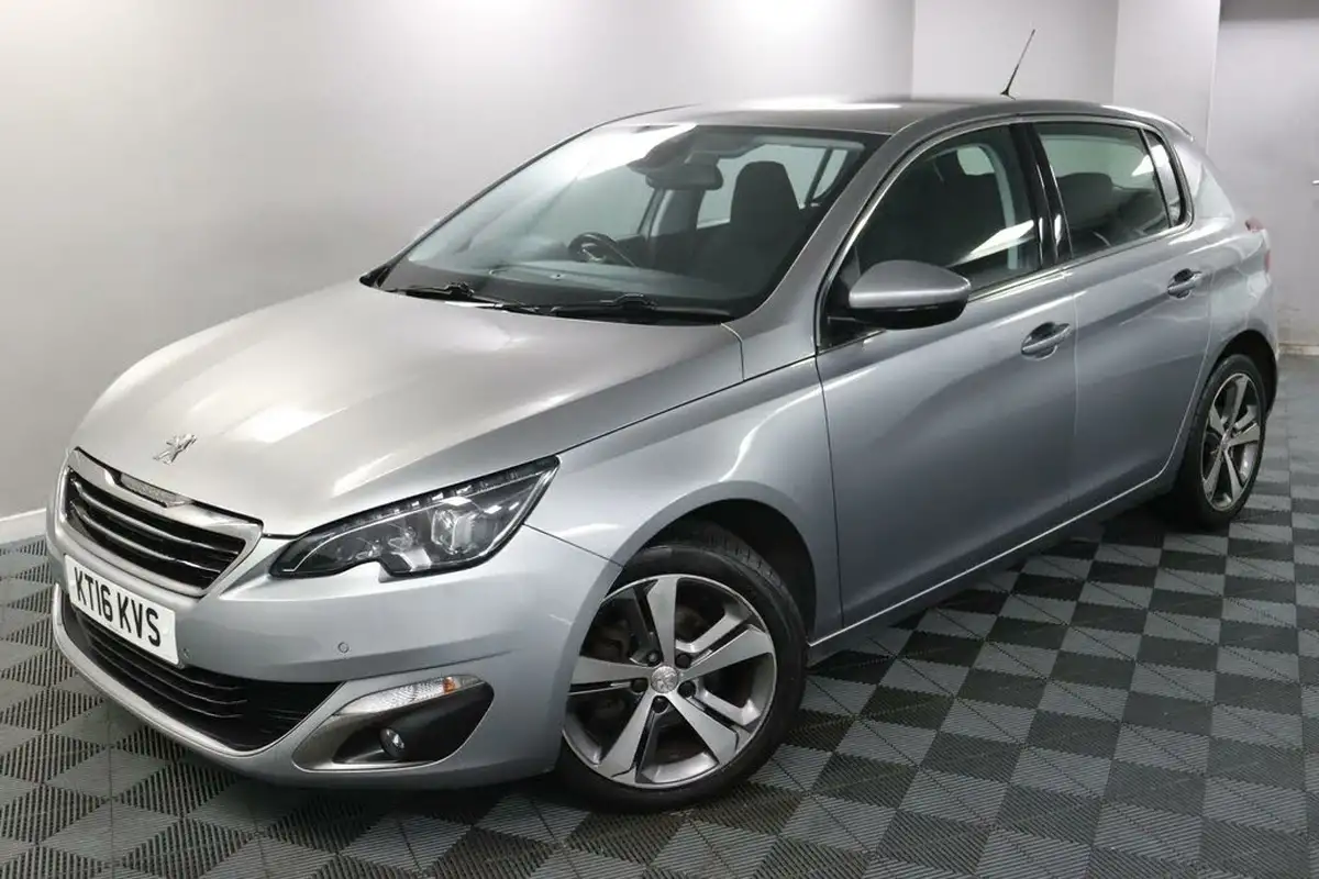 2016-peugeot-308-12-puretech-allure-130bhp-big-15