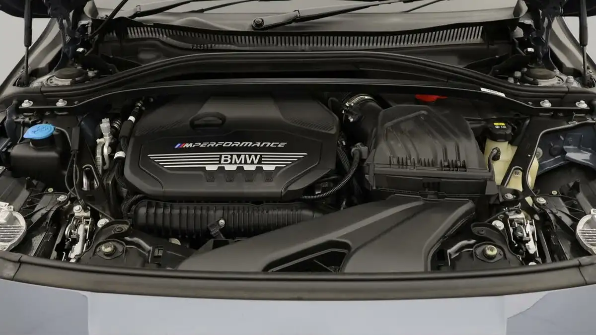 2022-bmw-1-series-20-m135i-xdrive-big-18