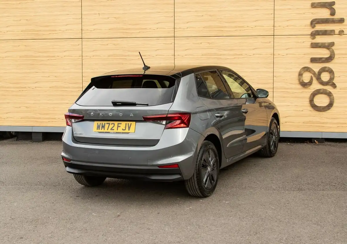 2022-skoda-fabia-10-tsi-colour-edition-110ps-big-2