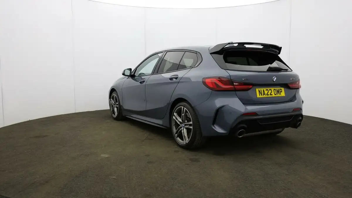 2022-bmw-1-series-20-m135i-xdrive-big-35