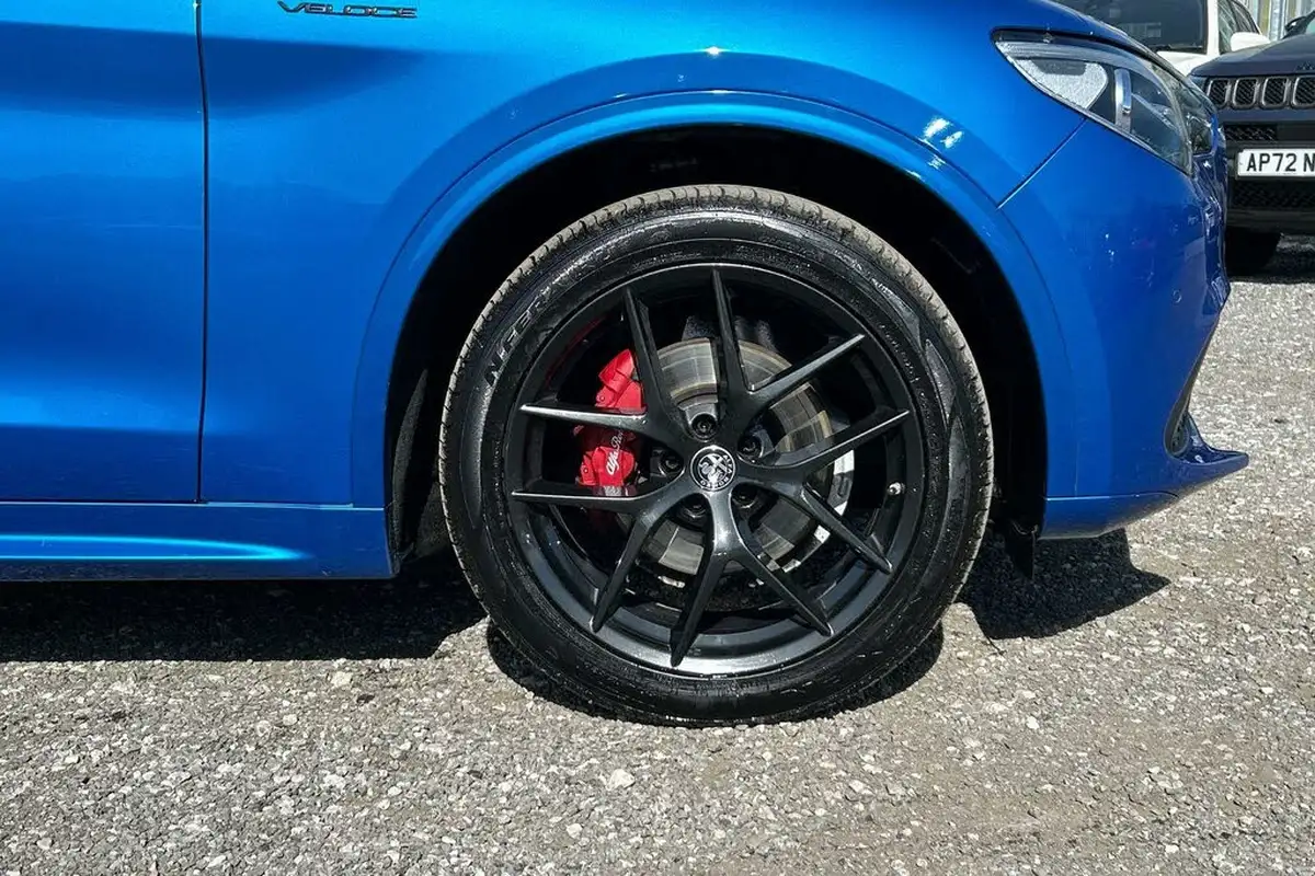 2020-alfa-romeo-stelvio-20-veloce-big-16