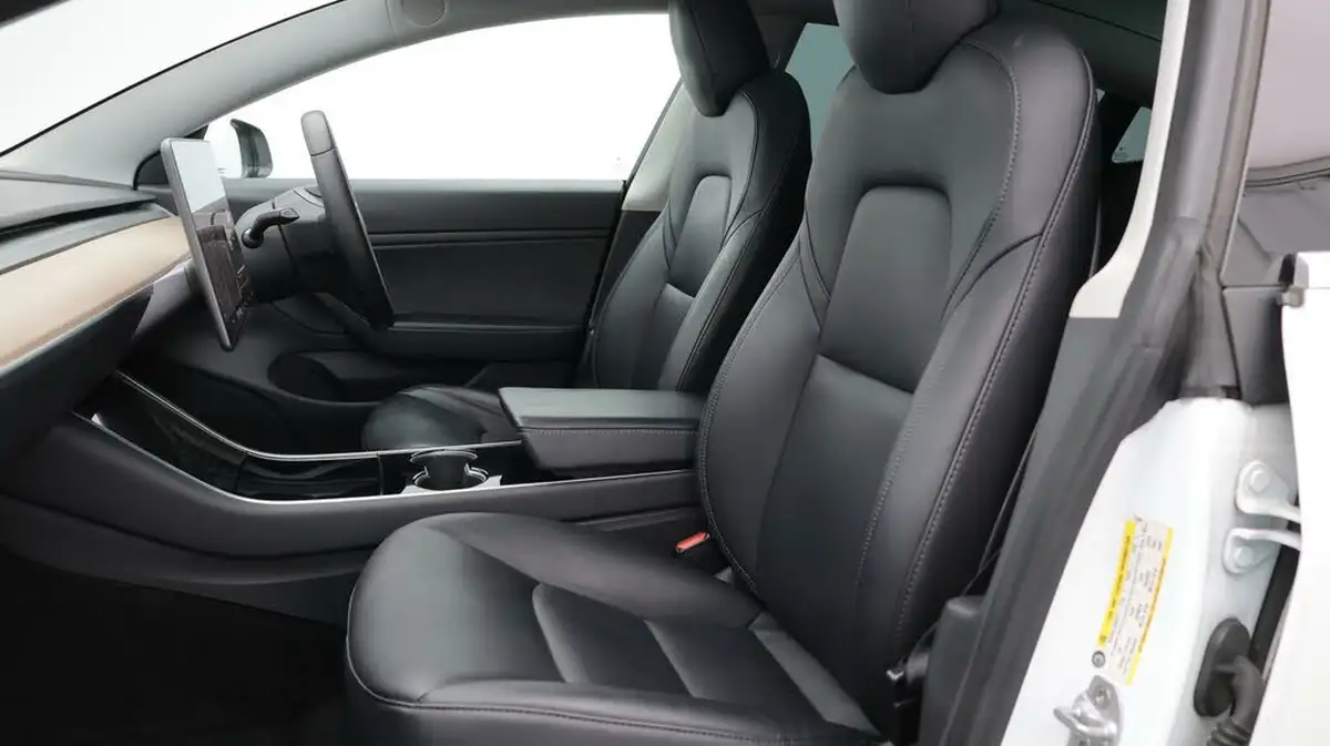 2020-tesla-model-3-e-long-range-big-14