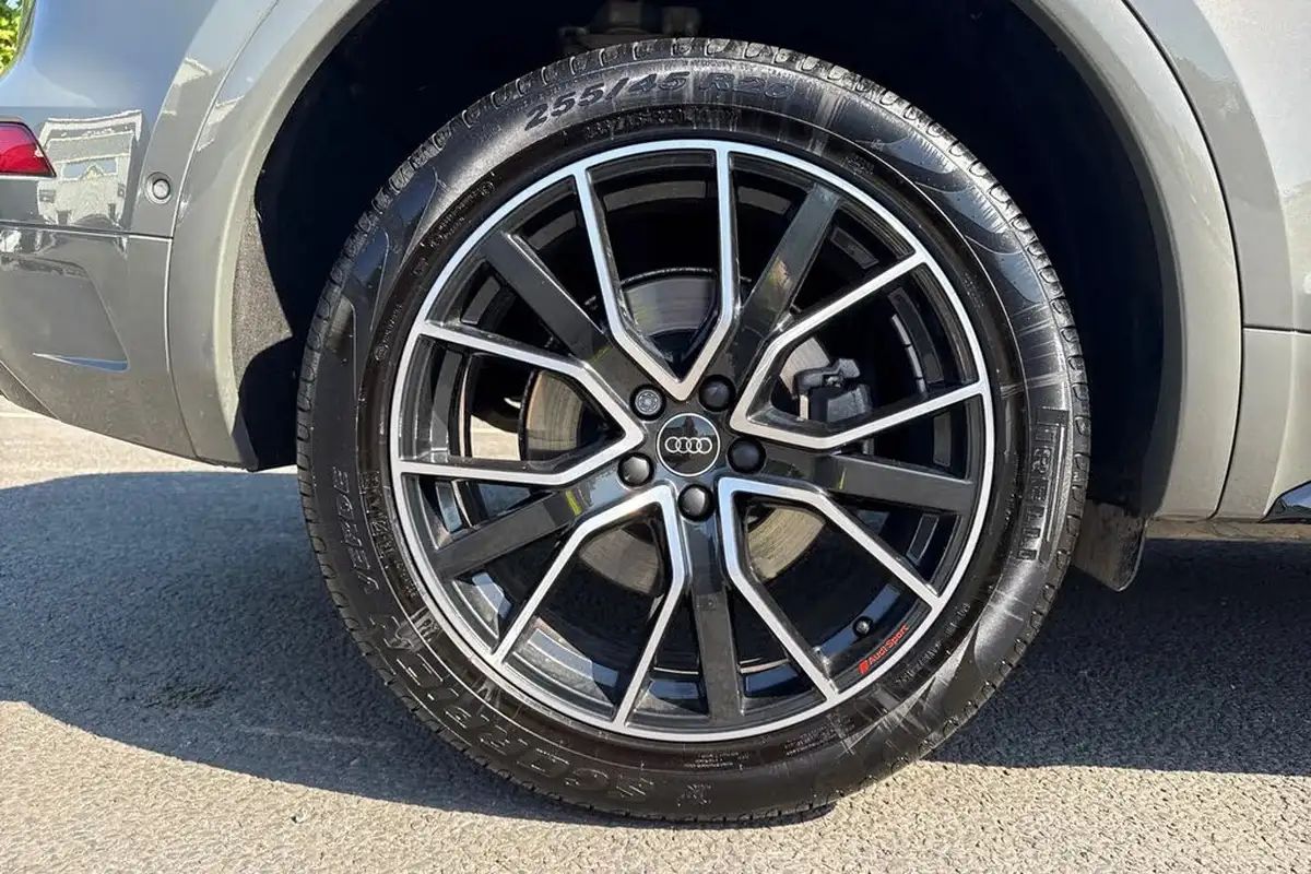 2024-audi-q5-20-45-tfsi-black-edition-station-wagon-big-10