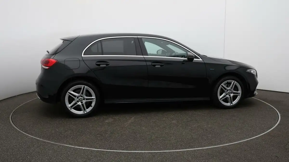 2021-mercedes-benz-a-class-13-a250e-amg-line-hatchback-5d-big-38