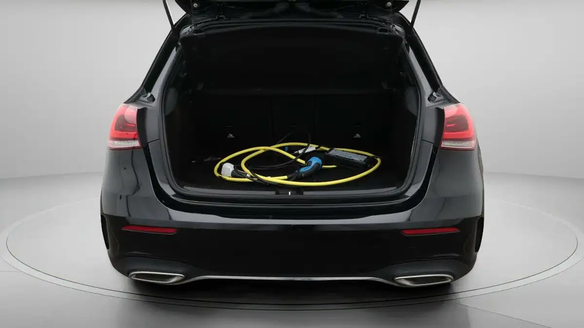 2021-mercedes-benz-a-class-13-a250e-amg-line-hatchback-5d-big-17