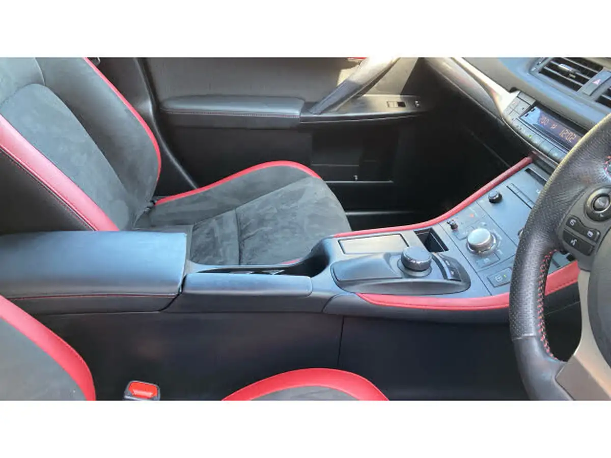 2019-lexus-ct-200h-18-f-sport-big-40