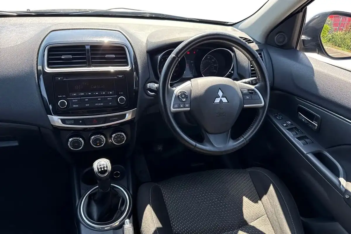 2015-mitsubishi-asx-16-3-big-16