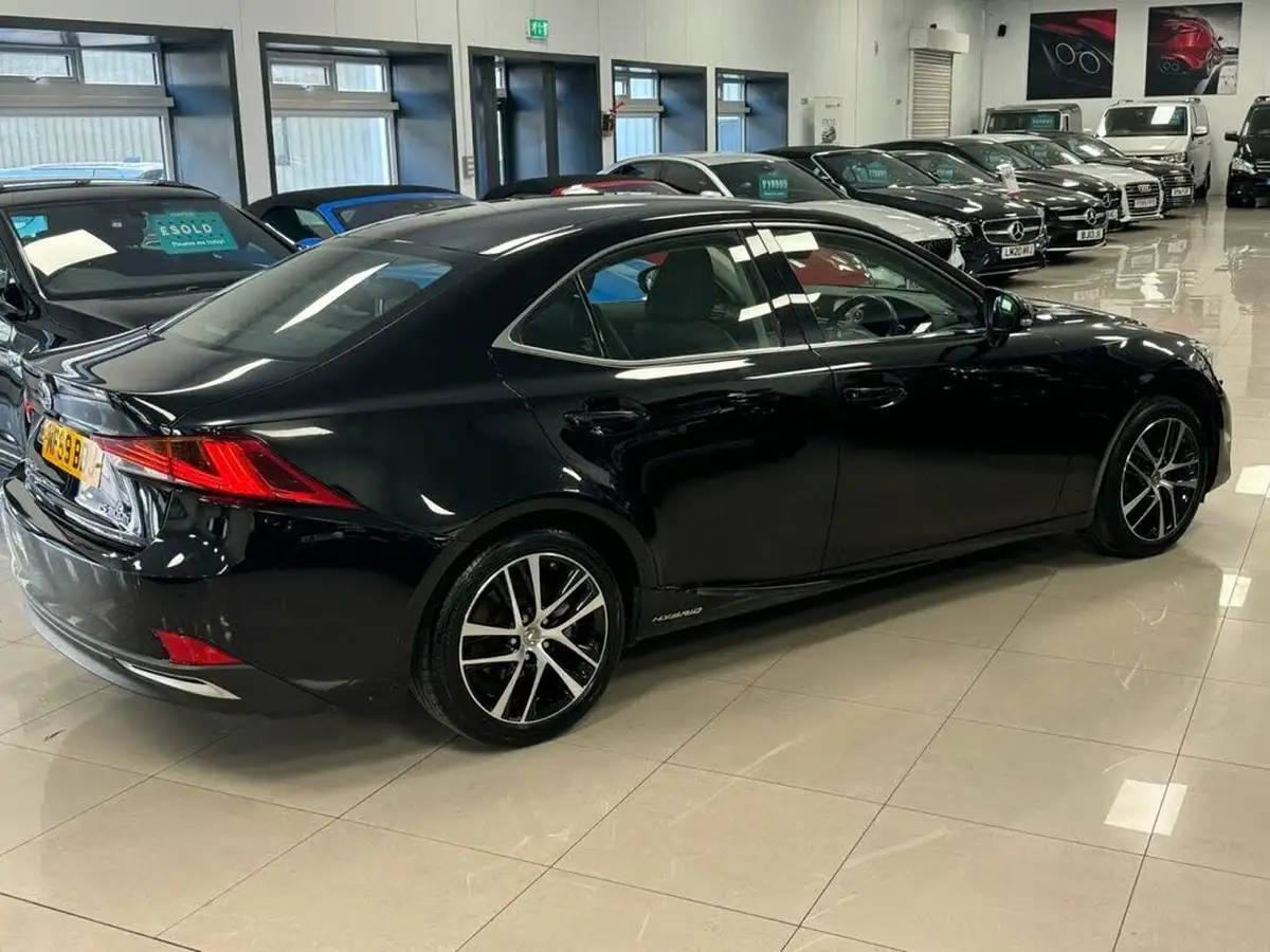 2019-lexus-is-300h-25-is-big-2
