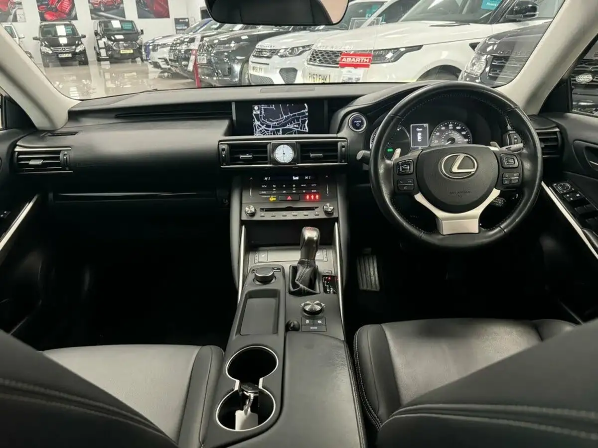 2019-lexus-is-300h-25-is-big-30