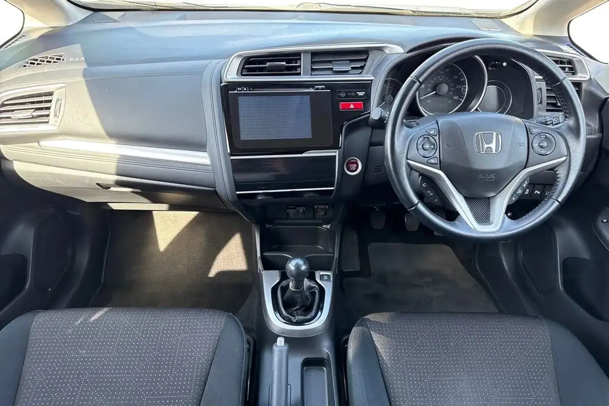 2017-honda-jazz-13-i-vtec-ex-big-16