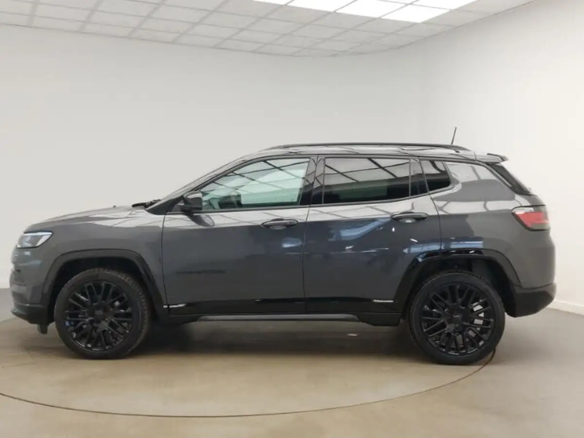 2023-jeep-compass-15-s-big-3