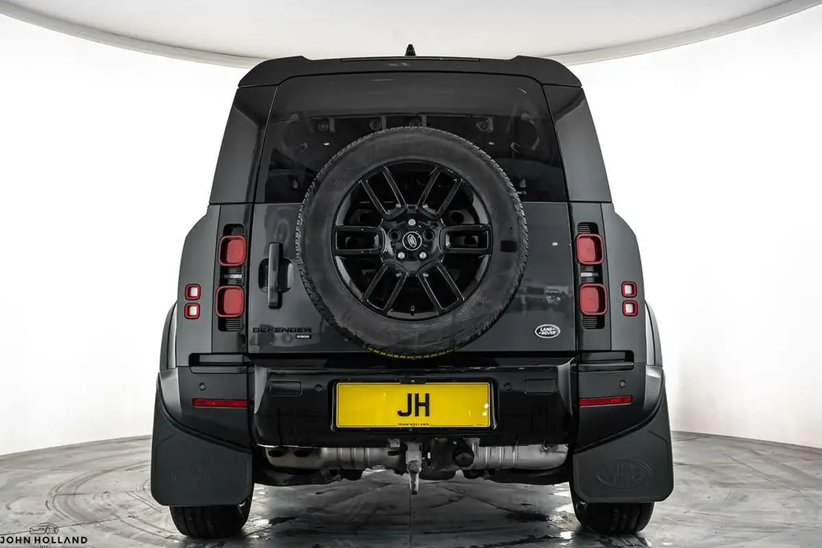 2021-land-rover-110-defender-30-d300-hard-top-hse-110-big-7