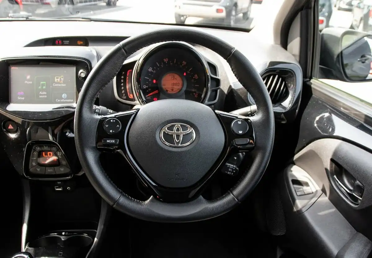 2017-toyota-aygo-10-vvt-i-x-press-71bhp-big-20