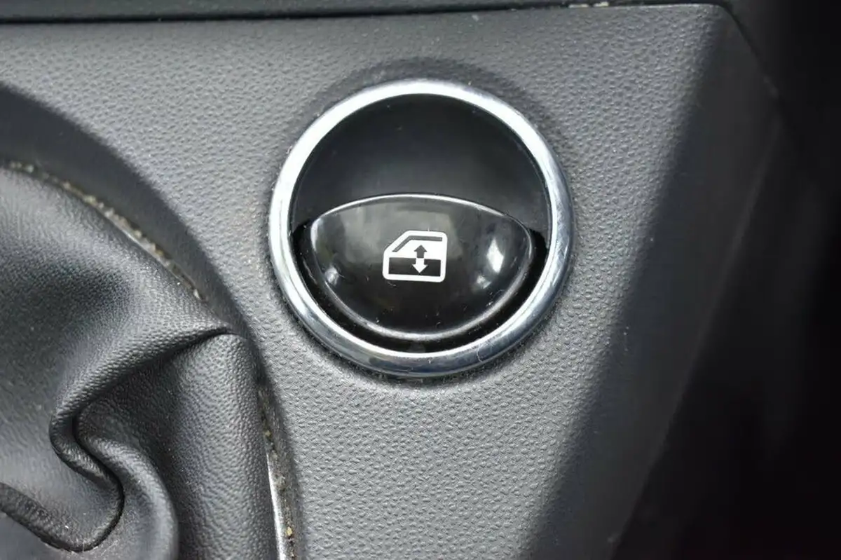 2016-fiat-500-12-lounge-big-20