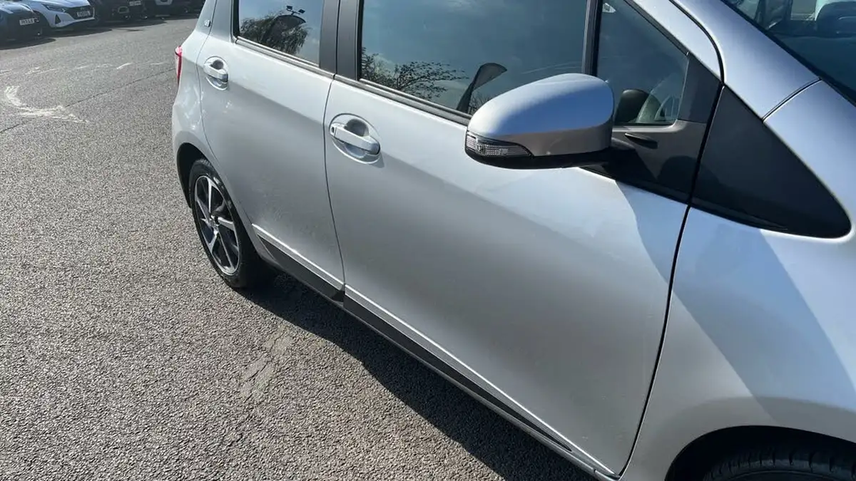 2020-toyota-yaris-15-vvt-i-y20-111bhp-1496cc-big-40