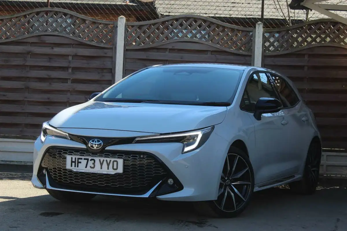 2023-toyota-corolla-18-vvt-i-gr-sport-138bhp-hatchback-big-6