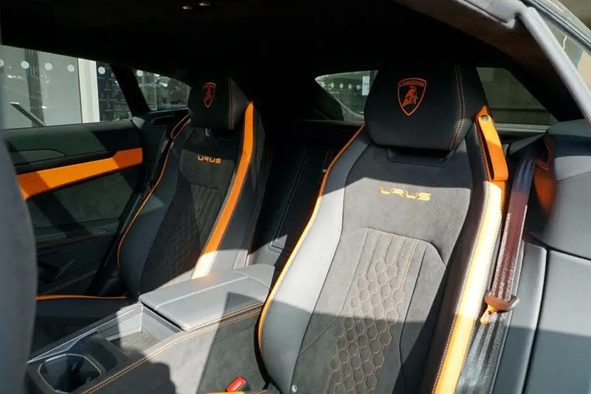 2024-lamborghini-urus-40-no-trim-big-16