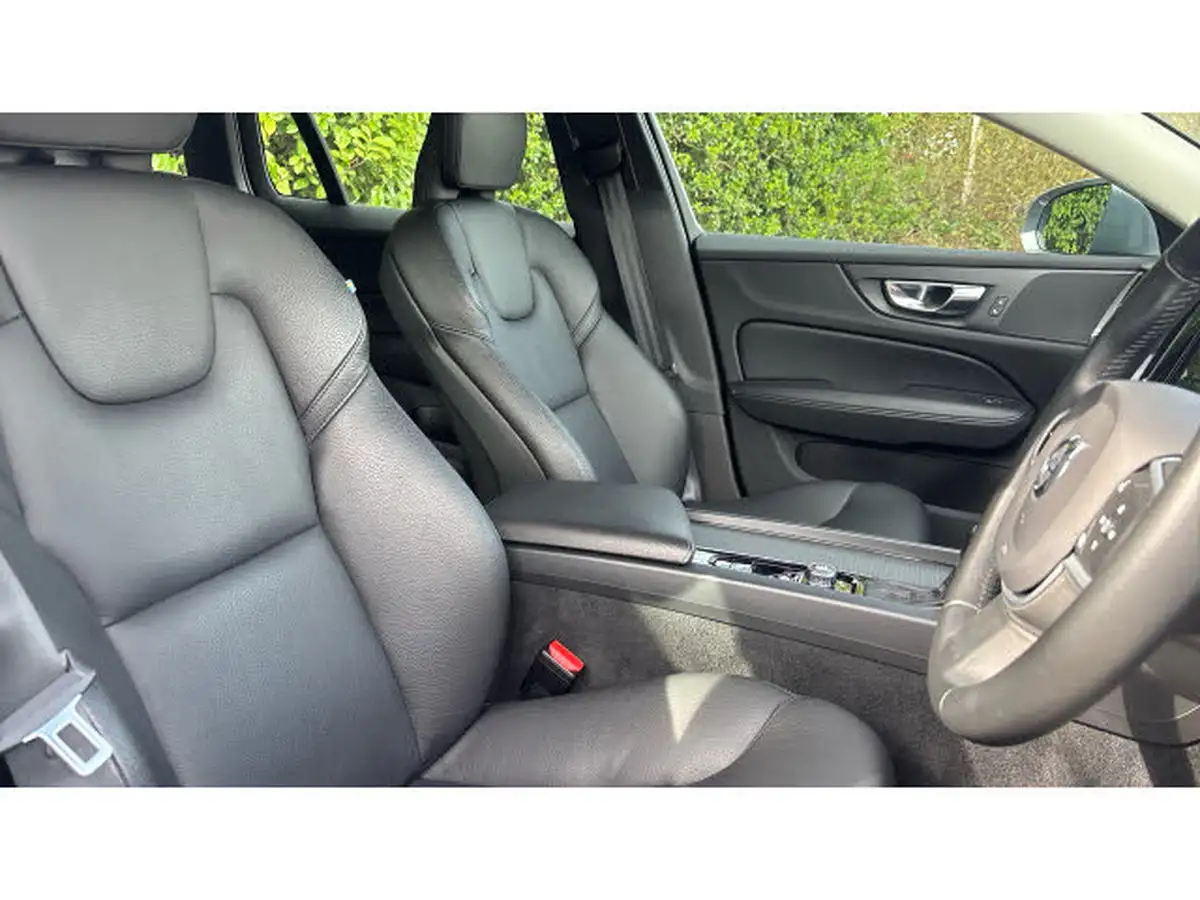 2020-volvo-v60-20-t4-momentum-plus-big-8