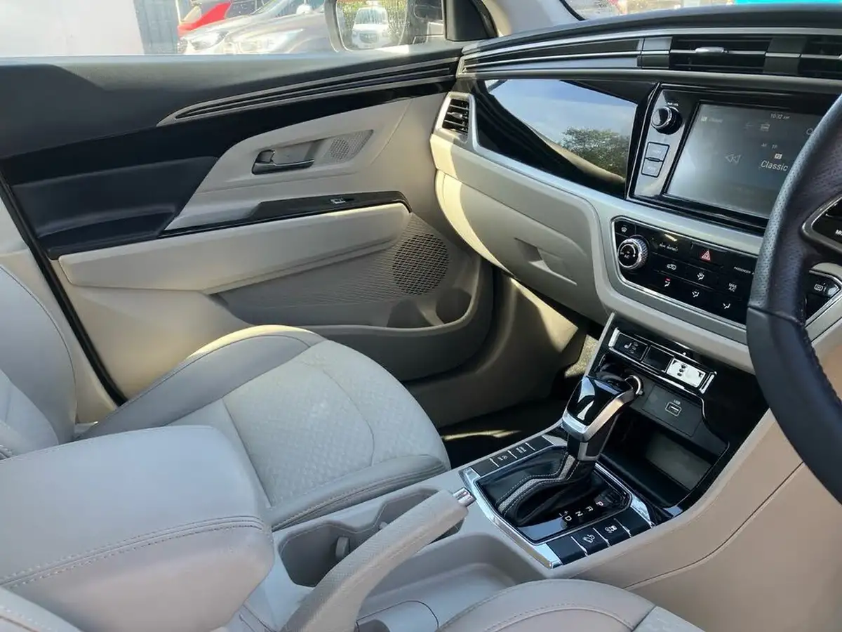 2020-kgm-ssangyong-korando-16td-pioneer-big-38