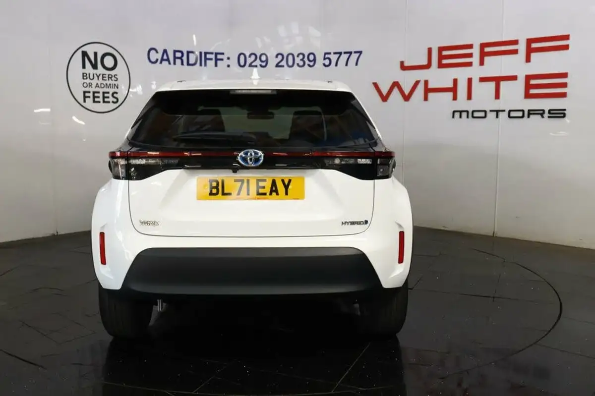 2022-toyota-yaris-cross-15-vvt-i-icon-big-6