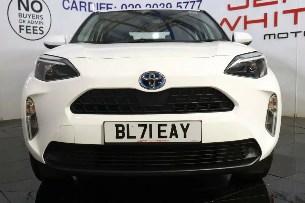 2022-toyota-yaris-cross-15-vvt-i-icon-big-10