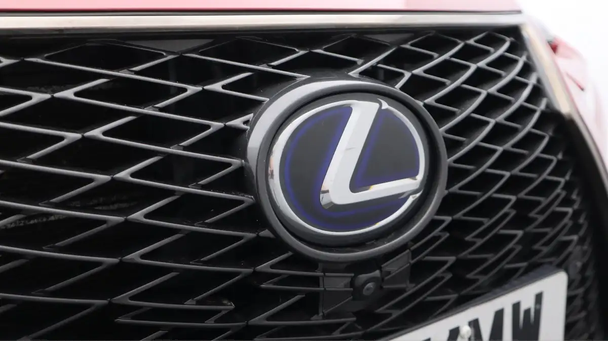 2018-lexus-nx-300h-25-f-sport-premier-pk-big-20