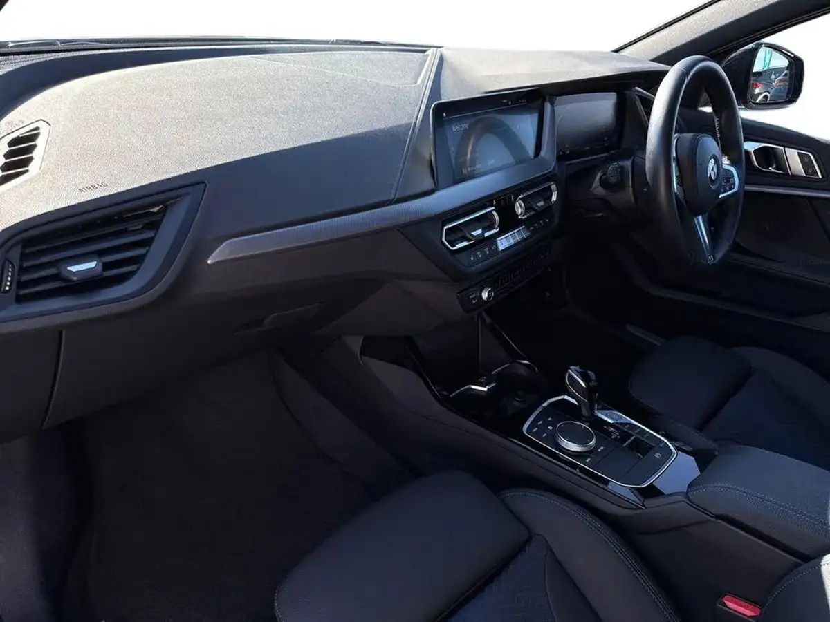 2022-bmw-1-series-15-118i-m-sport-lcp-dct-big-8
