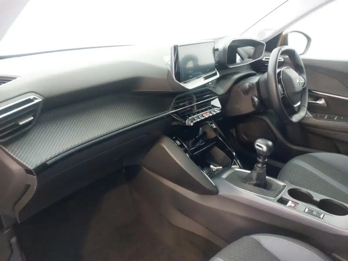 2021-peugeot-2008-suv-12-puretech-allure-premium-130bhp-big-4