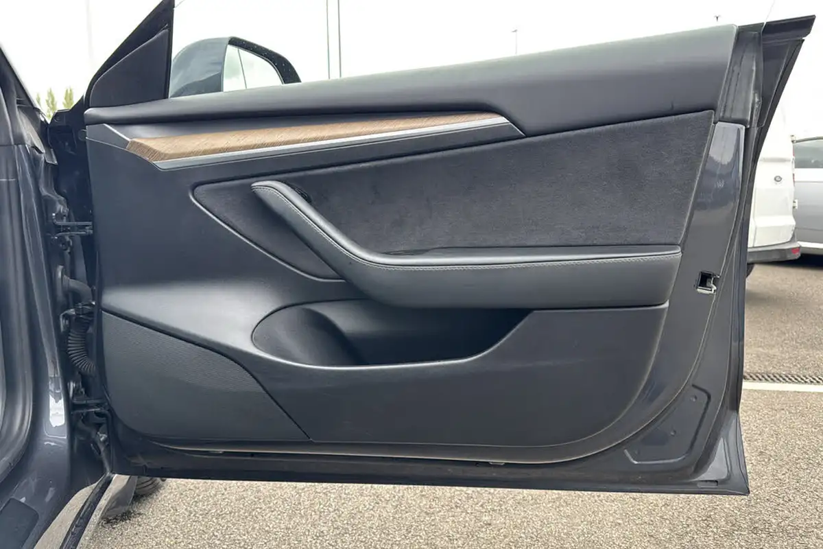 2021-tesla-model-3-e-long-range-4x4-big-23