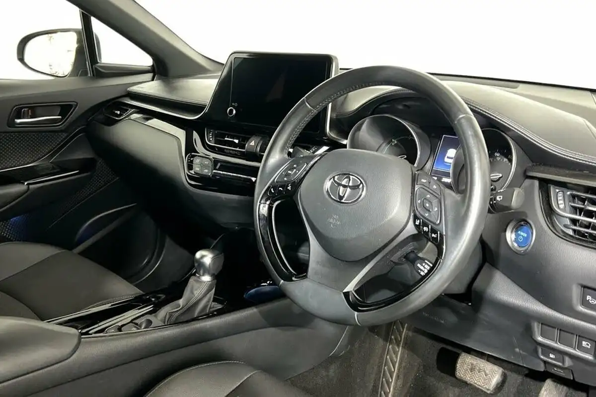 2022-toyota-c-hr-18-vvt-i-design-big-6