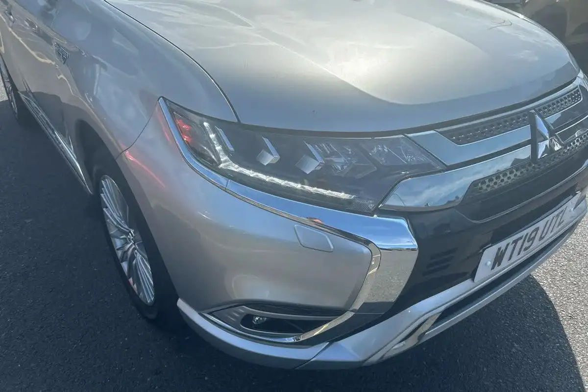 2019-mitsubishi-outlander-24-4h-phev-big-29