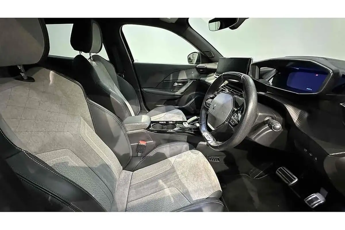 2021-peugeot-2008-suv-e-gt-premium-big-19